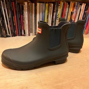 Hunter Original Chelsea Boot - Excellent Condition- Men’s 6 (Woman’s 9)